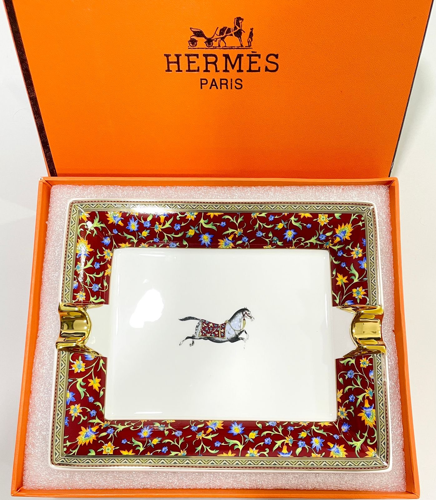 Large trinket tray white red with horse / ashtray from Hermes - Image 2 of 2